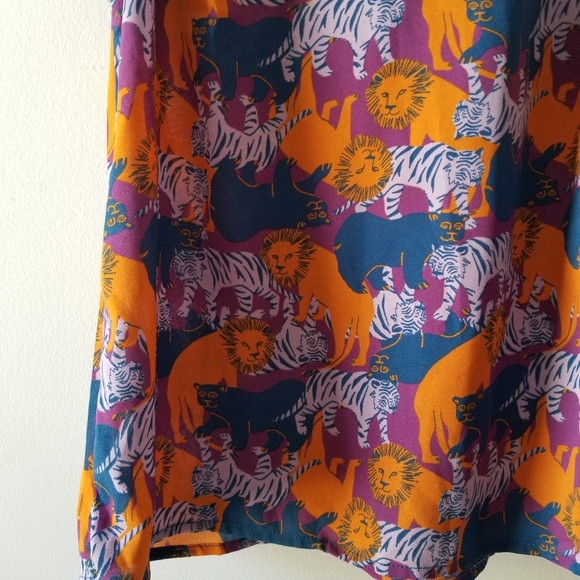 Modcloth Lions Tigers Bears Blouse Small - Picture 5 of 9